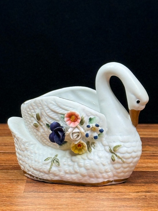 Other - Genuine Porcelain Swan Planter
